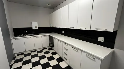 WhatsApp Image 2025-11-18 at 09.06.02 (1).